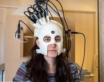 科学家开发可穿戴脑部扫描头盔：3D打印仅重905克(图1)